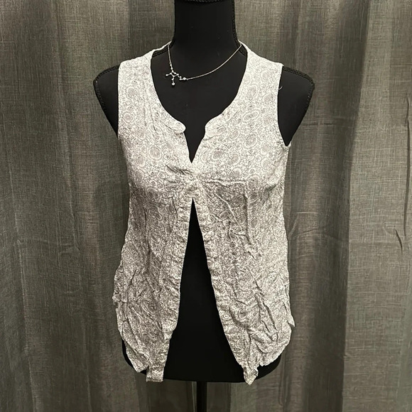 Patterned Eddie Bauer Sleeveless Button Up - Picture 1 of 2